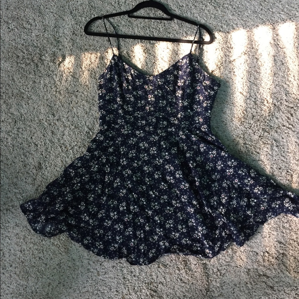 Spring dress! - Picture 2 of 2